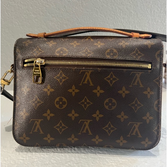 - Authentic Louis Vuitton Monogram pochette Métis bag for sale! - Picture 10 of 16
